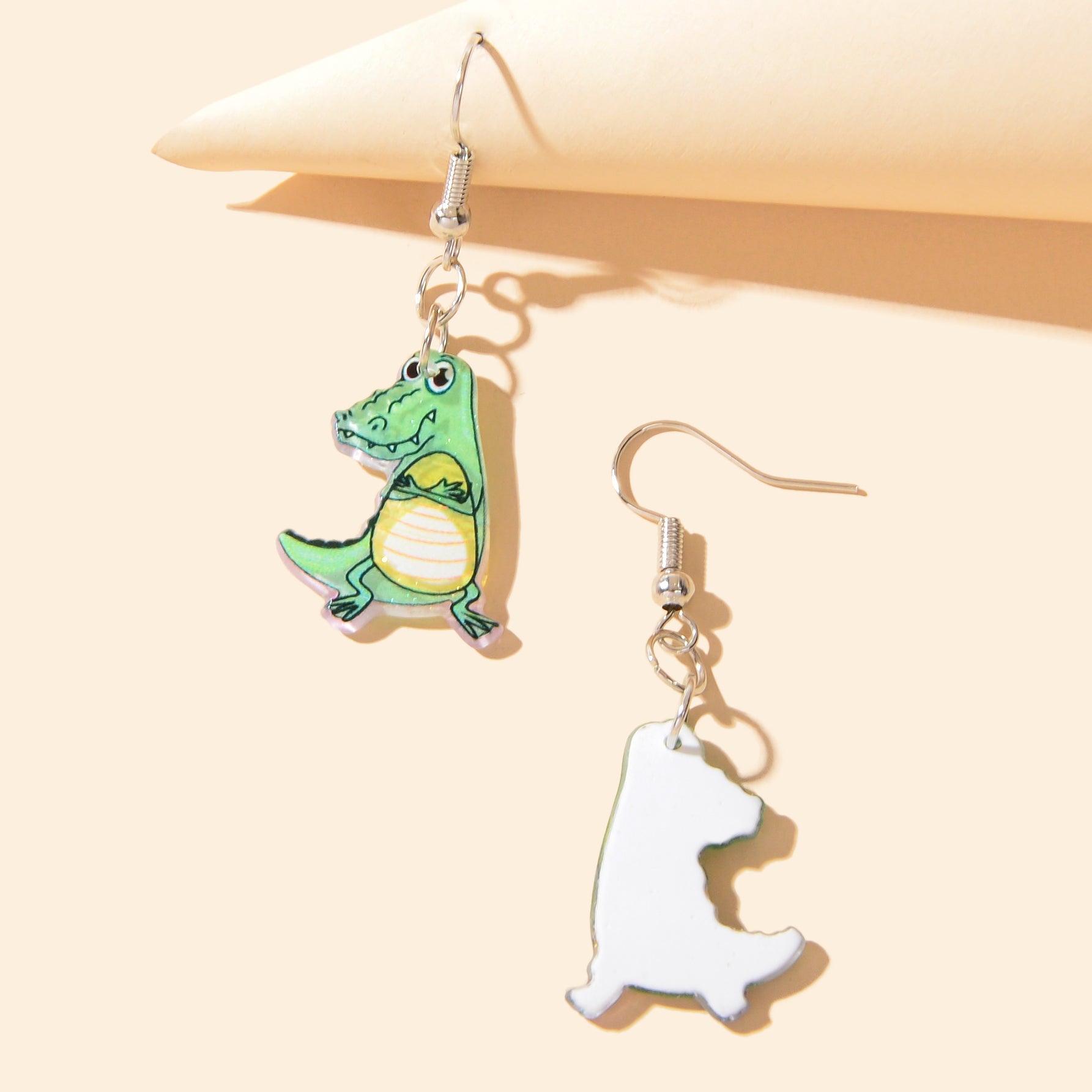 Personality Jewelry Cute Cartoon Design Green Acrylic Dinosaur Dangle Earrings-3