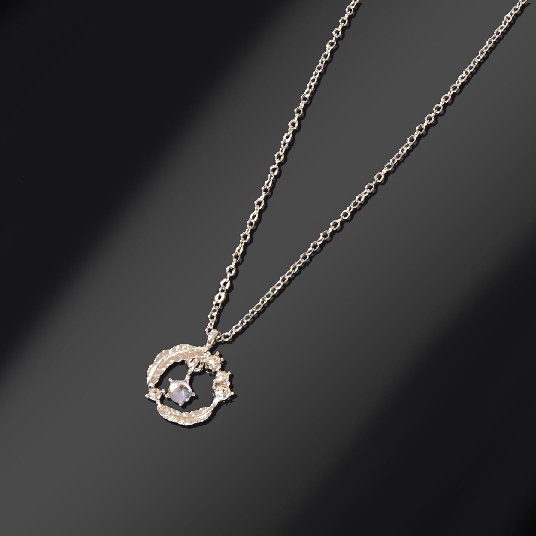 Festival Jewelry Gift Silvery Chain Rhinestone Decor Circle Pendant Necklace for Women-4