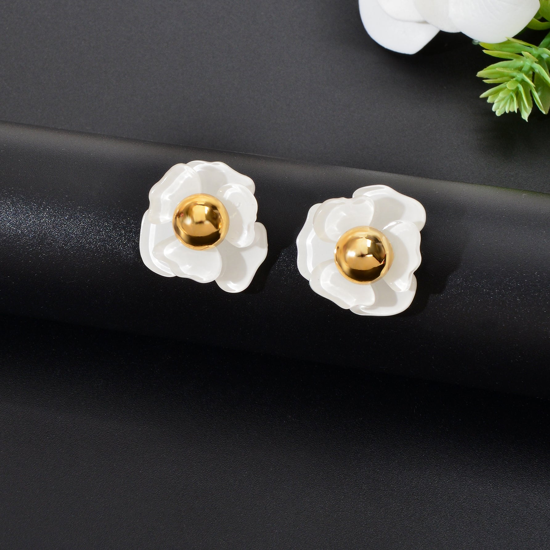 Fashionable Classic White Acrylic Flower Stud Earrings Party Dating Bridal Jewelry-4
