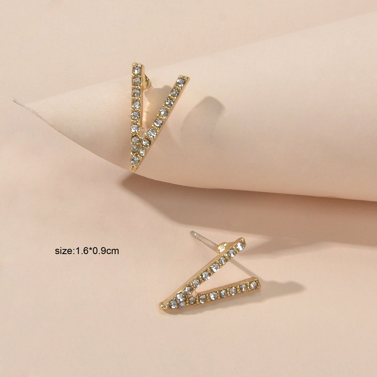Gold Plated Rhinestone Decor V shape Stud Pierced Personality Geometric Earrings-4