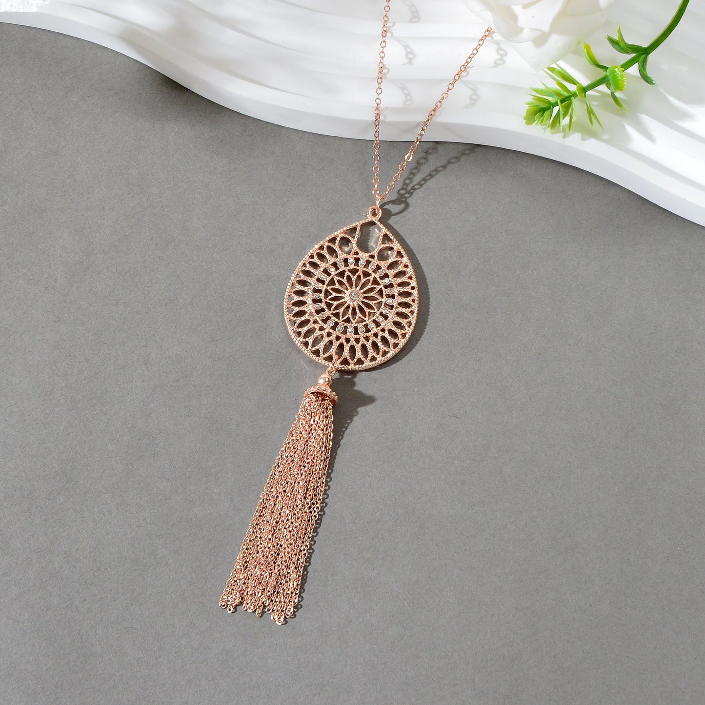 Fashion Rhinestone Decor Carved Hollow Flower with Chain Tassel Long Necklace-4