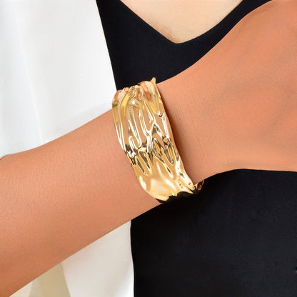 Stylish Golden Metal Wide Chunky Statement Open Cuff Bangle Geometric Jewelry-0