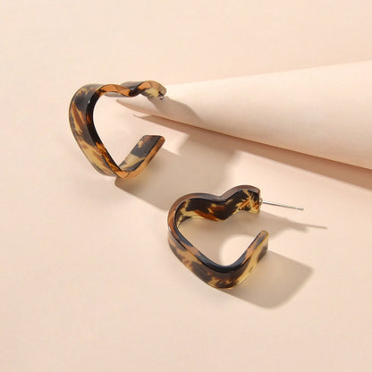 Designer Jewelry Trendy Brown Leopard Resin Acrylic Heart Stud Pierced Earrings-2