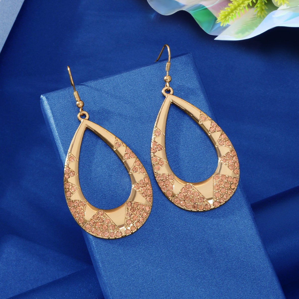 Luxurious Sparkling Pink Rhinestone Decor Golden Hollow Water Drop Earrings Party Wedding Jewelry-2
